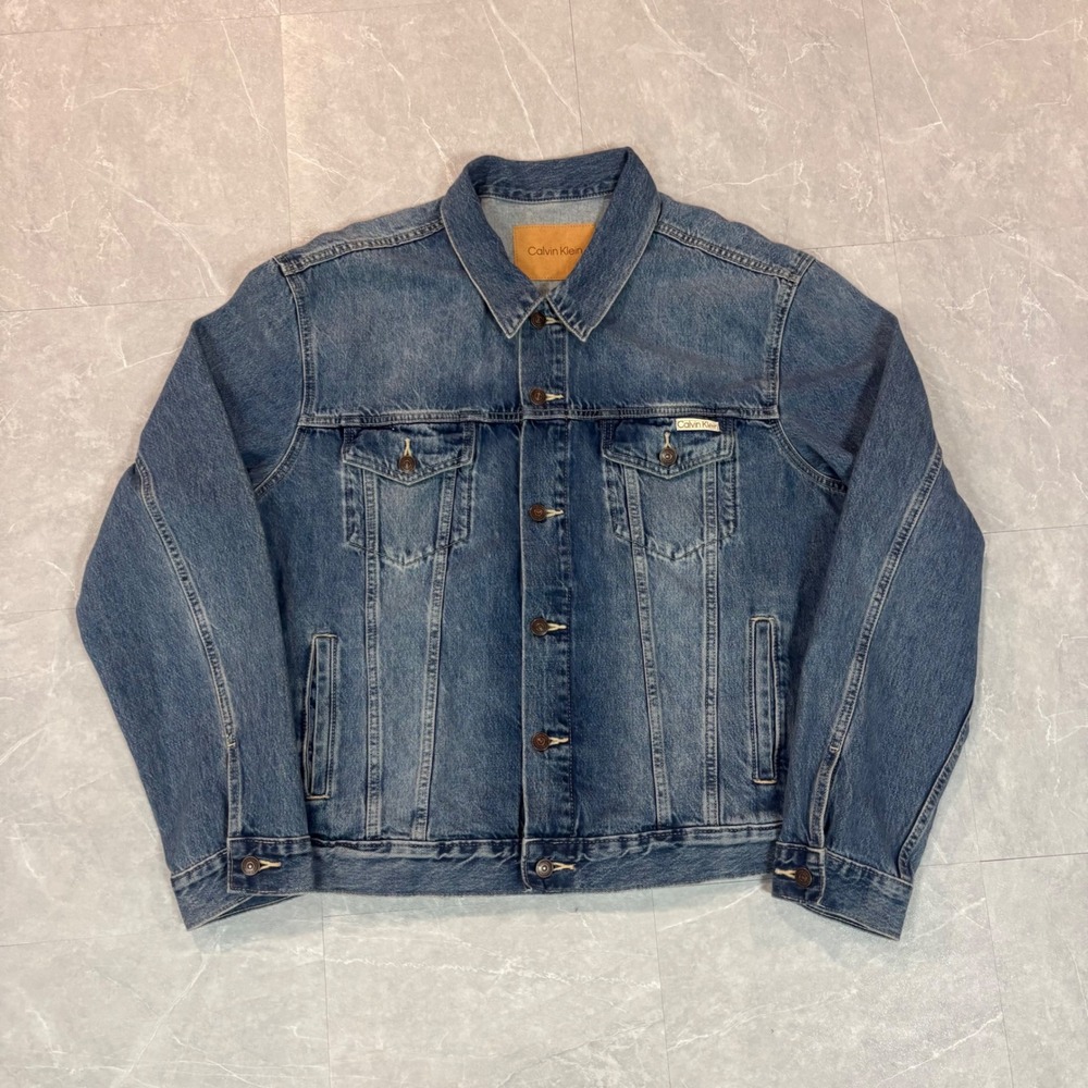 Calvin Klein Mens XXL Blue Denim Trucker Jacket Medium Wash Button Front 2234